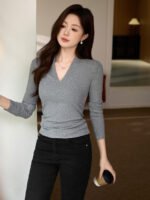 The best choice is a deep V-neck T-shirt for women's long sleeves 2025 autumn new slim slimming base shirt top - Image 3