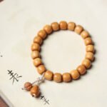 Explosive old mountain sandalwood old barrel bracelet chain holding small diamond pendant DIY boys and girls play with Buddha beads - Image 2