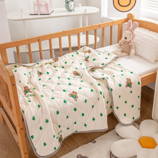 Factory direct sales Class A knitted cotton 120*150 children's cartoon air conditioner summer cool quilt gift wholesale live broadcast