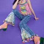 HIGH WAIST PRINTED FLARE JEANS - Image 3
